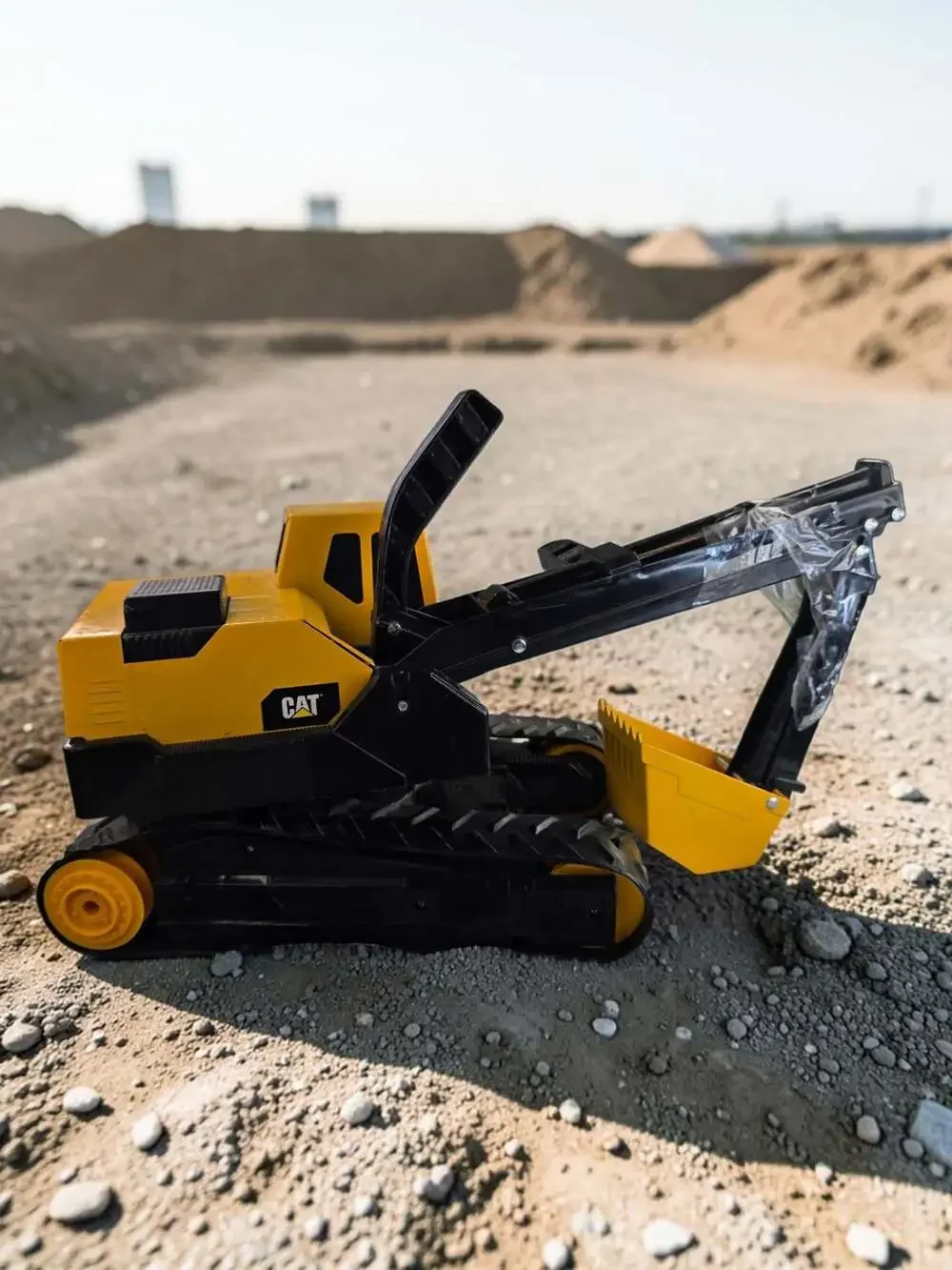 Funrise CAT Construction Steel Toy Excavator Digger